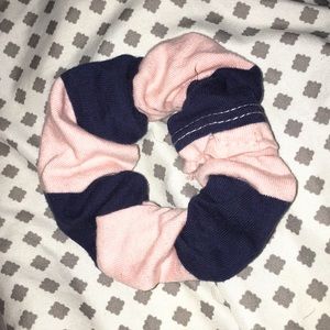 3 Scrunchy hair ties
